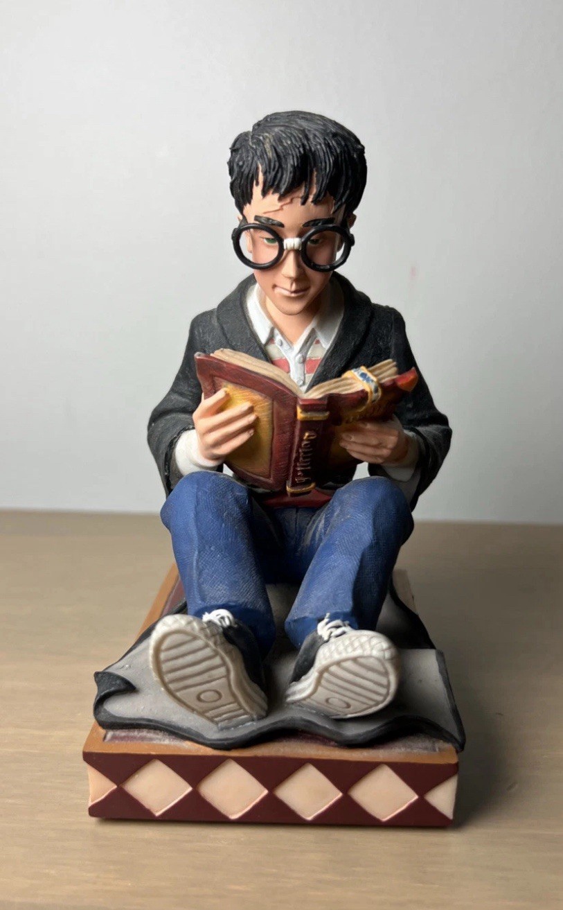 Pair Of Harry Potter Bookends – Figurine Harry Potter Reading Quidditch Book NEW