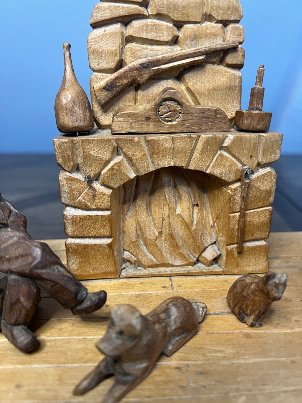 WOOD CARVING TABLE LAMP-FOLK ART W/ PEOPLE-DOG-CAT FIREPLACE,ETC-WORKING