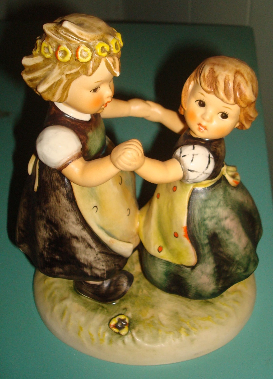 Hummel Spring Dance #353/1 Tmk-5 — 6 3/4″