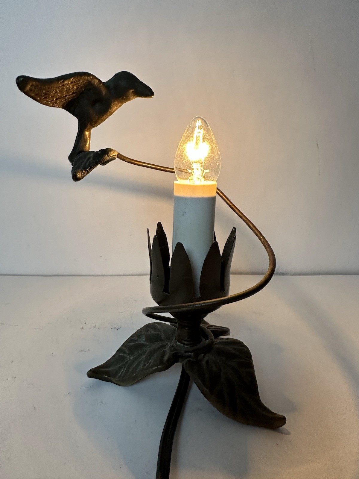 Vintage Metal Lamp Hummingbird Flower Light/Night-Light 6″
