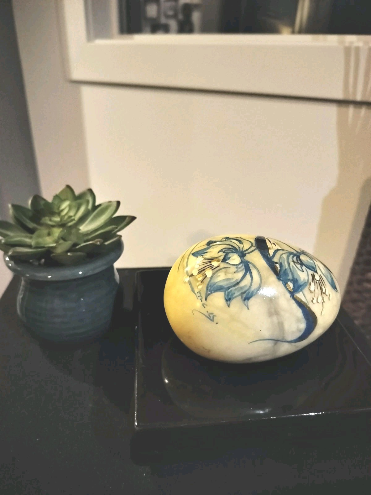 Vtg 70’s Handpainted Marble Egg, “DiPinto A Mano”, from Italy, Cream w/ Blue