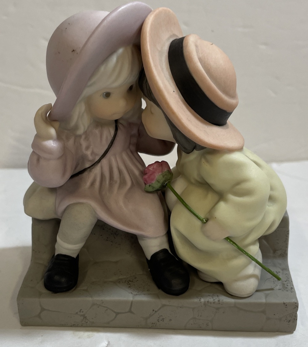 Two Friends “Together We Have It All” Hallmark Crown 2000 Ceramic Figurine Vtg