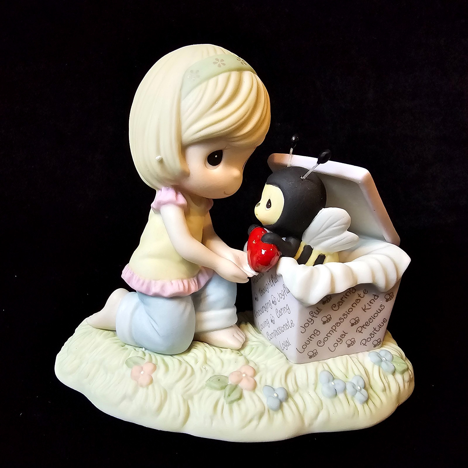 SIGNED Precious Moments “Bee The Gift of Love” Chapel Event Exclusive Bug NIB