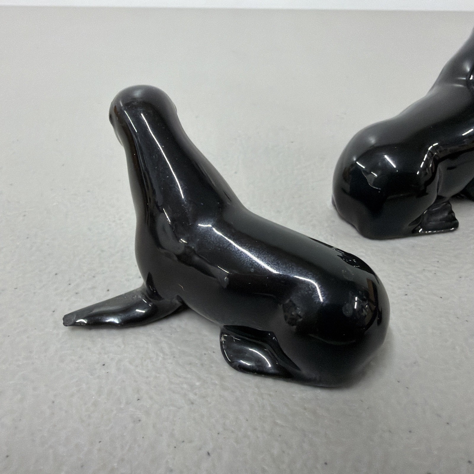 Black Shiny Glaze Seal Duo Porcelain Ceramic Set 3 Pottery Figurines