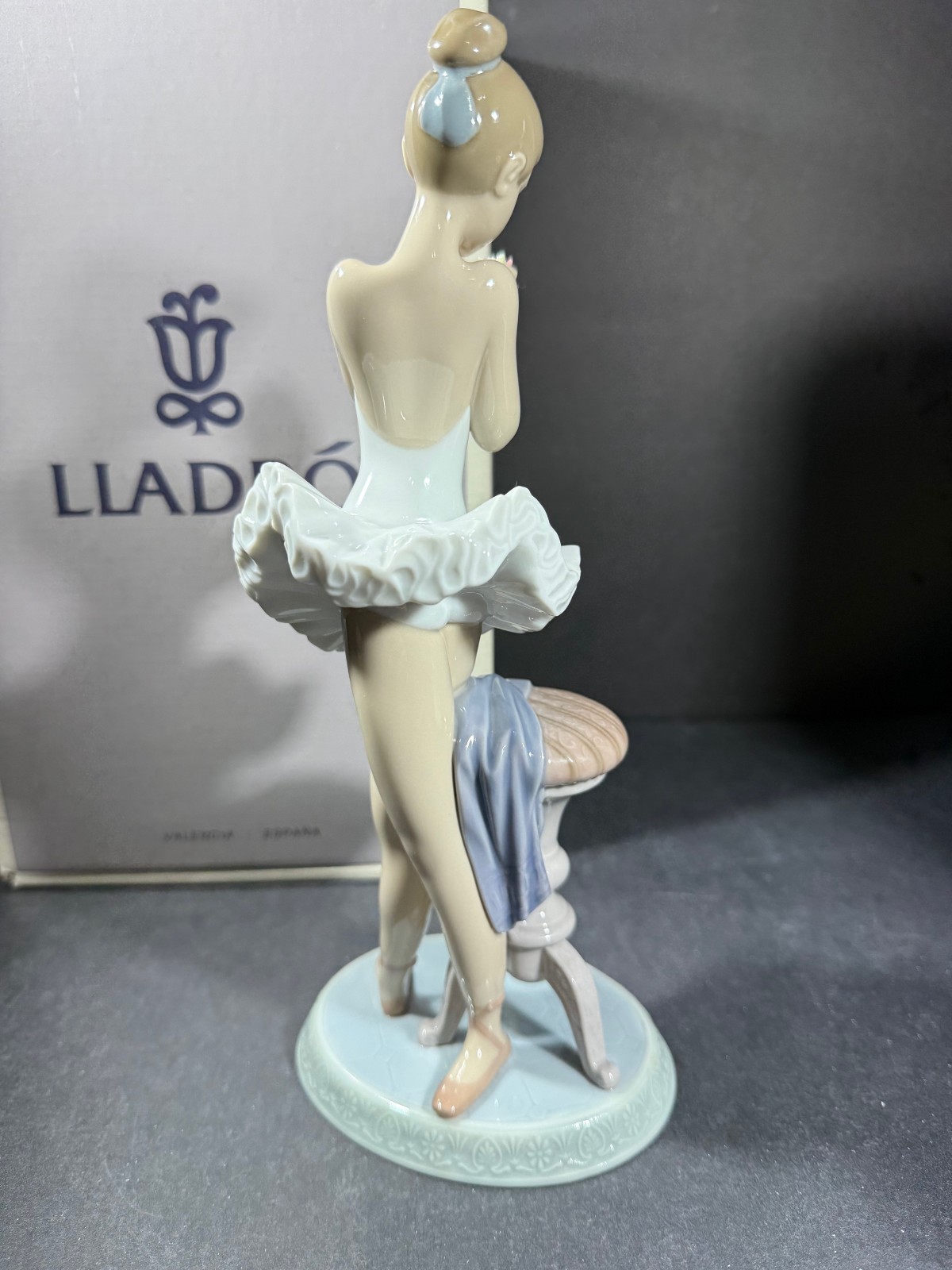 Retired Lladro #7641 “For a Perfect Performance” with Original Box