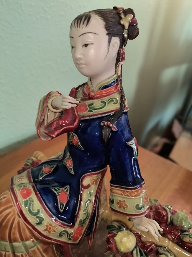 Vintage Hand-Painted Asian Woman Figurine-very heavy & elegant!
