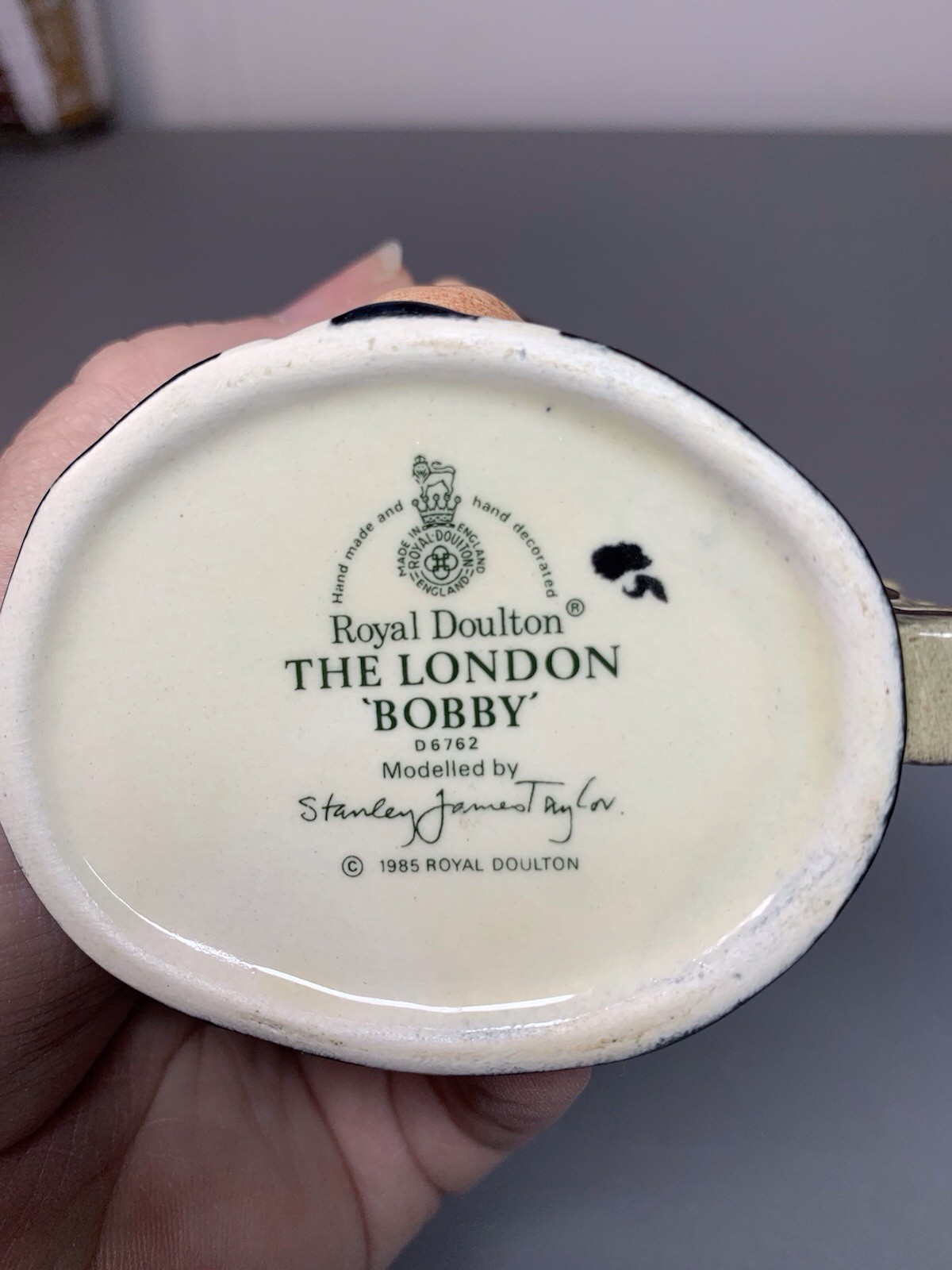1985 Royal Doulton England Porcelain The London Bobby D6762 Toby Jug Pitcher VG+