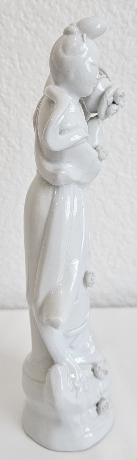 Vintage White Porcelain Asian Lady Figurine Geisha Style Statue Floral Decor 9″