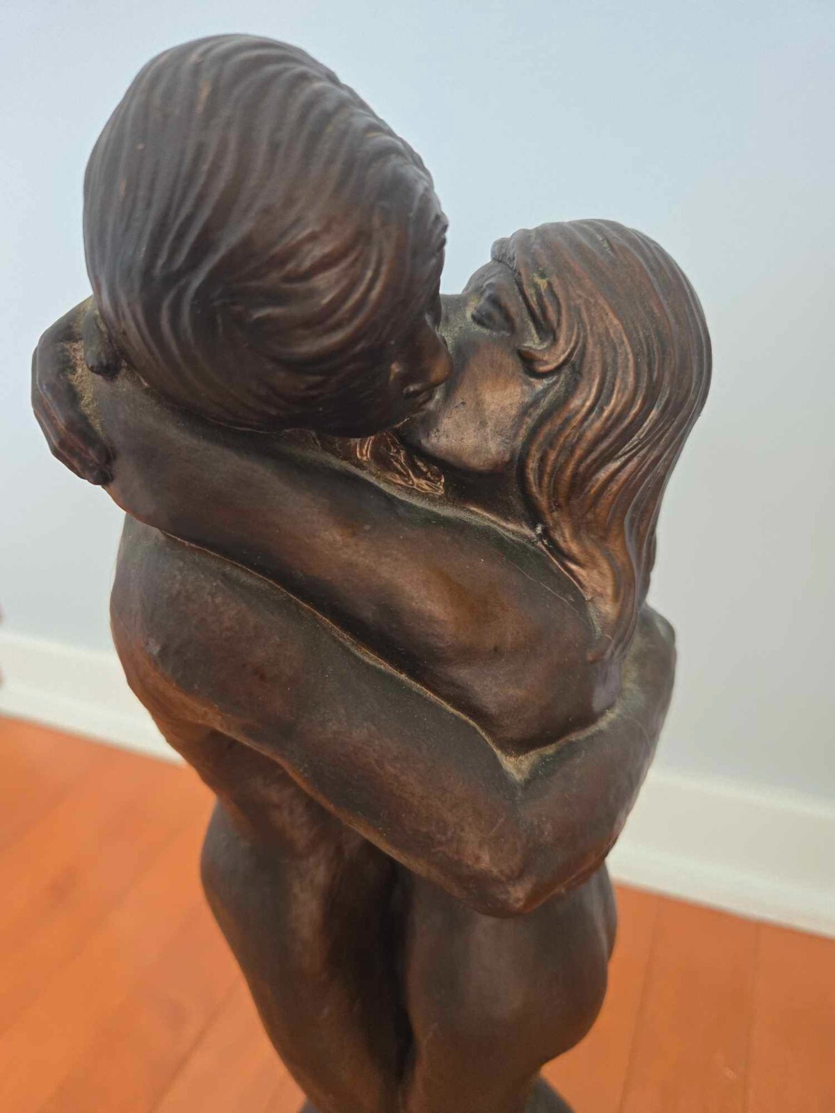 Vintage Nude Embracing Couple Resin Statue – Perfect Gift for Young Lovers