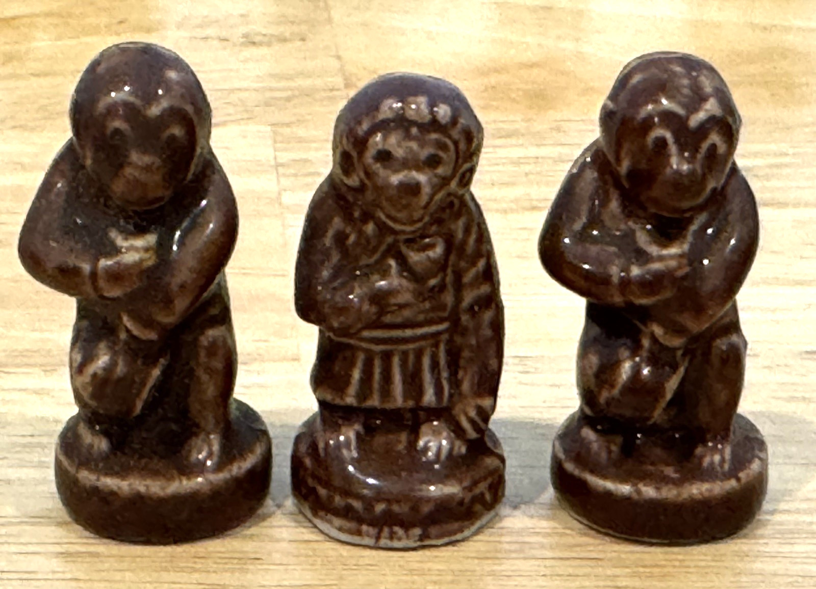 VINTAGE WADE WHIMSIES LOT OF 16 CIRCUS FIGURINES