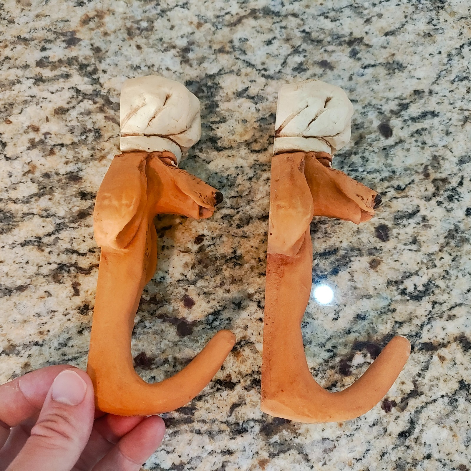 Set of 5 Bloodhound Dogs Olsen Curious Creations Figural Wall Hooks Vintage 1982