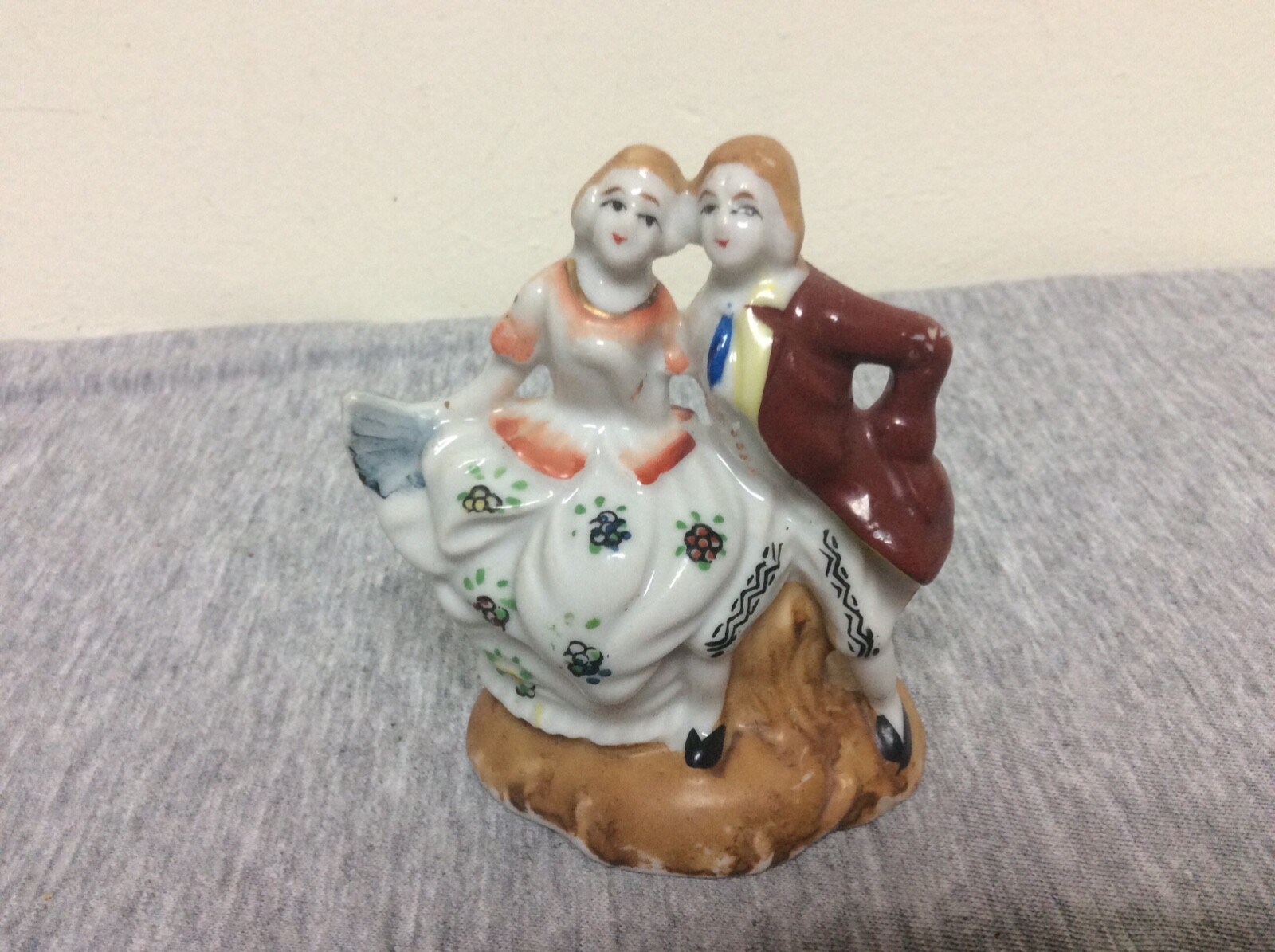 Vintage Small Porcelain Courting Couple Figurine Occupied Japan