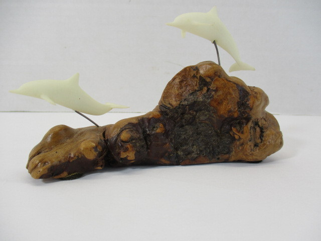 1986 JOHN PERRY Signed 2 Dolphins Sculpture Burl Wood Base 4.5 x 1″ Vtg