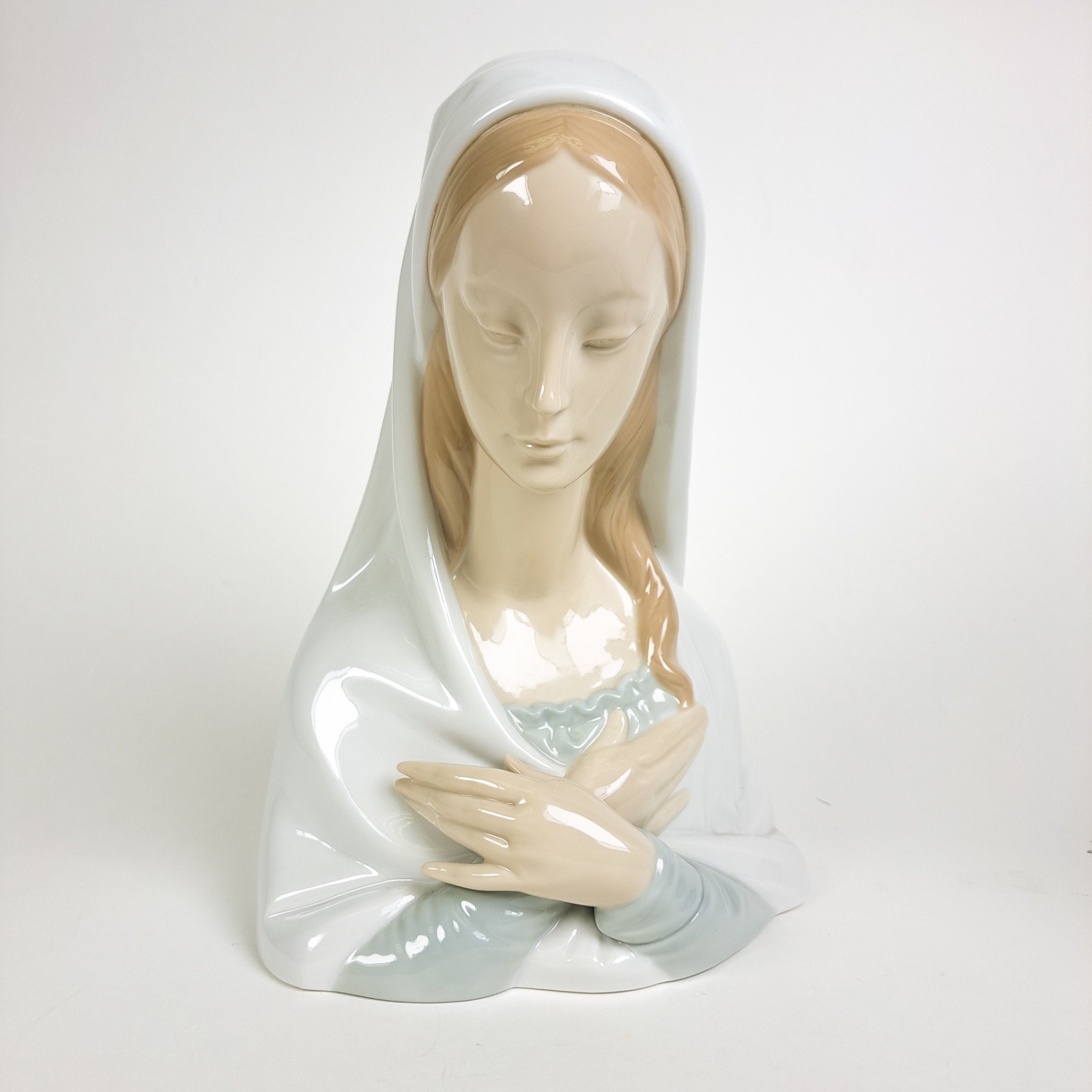 Lladro ‘Sweet Madonna’ 10.5-in NAO Porcelain