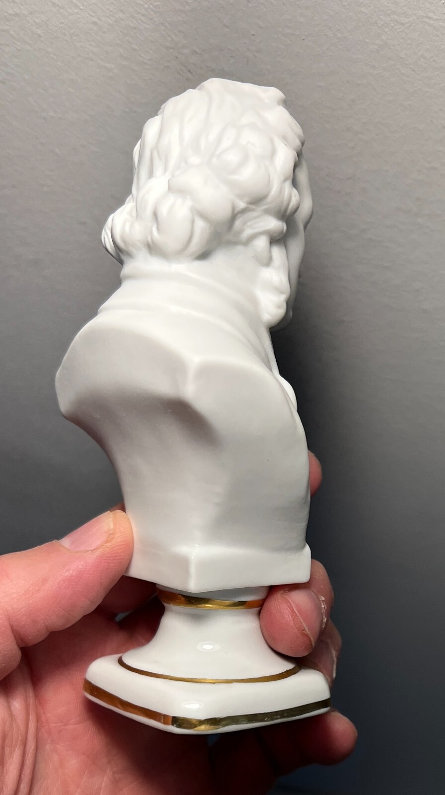 23/349X Bisque Porcelain Gold Trim Mendelssohn 5 inches tall