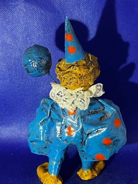 Vintage Mexican Folk Art Mache 6.5″ Tall Creepy Clown w/ Ballon Figurine