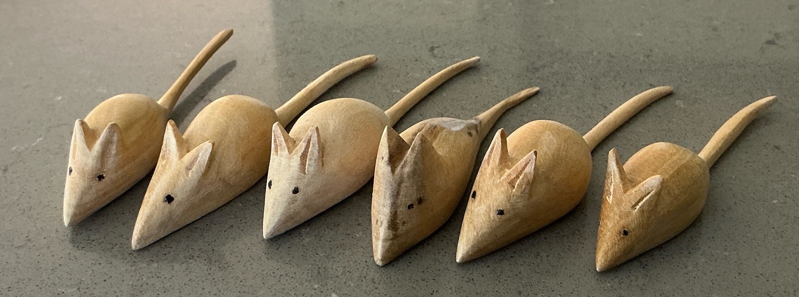 Hand Carved Mice Wood Small Vintage 3 1/2″ Set of six (6)