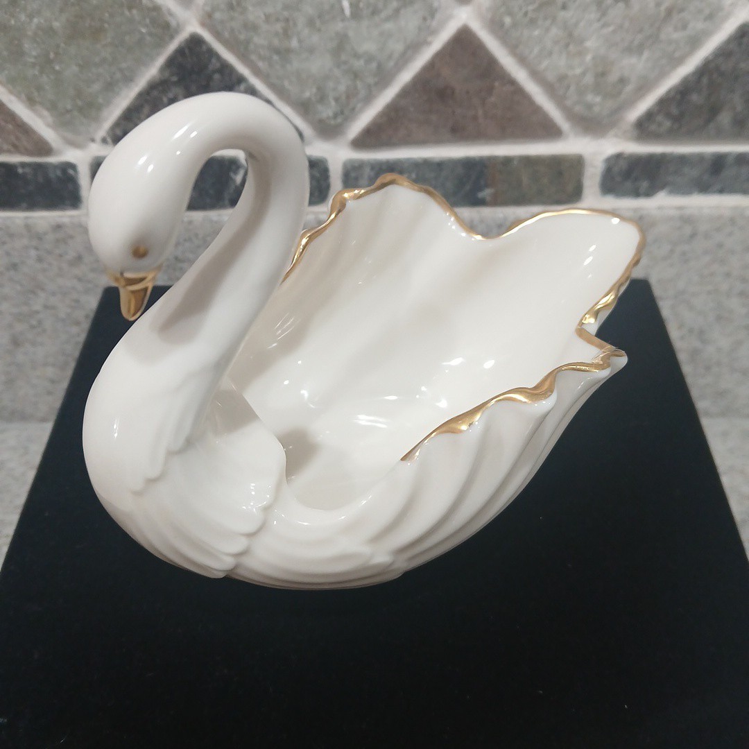 Vintage Lenox Swan Figurine 24K Gold Trim Ivory Porcelain 4 Inch Wedding Decor