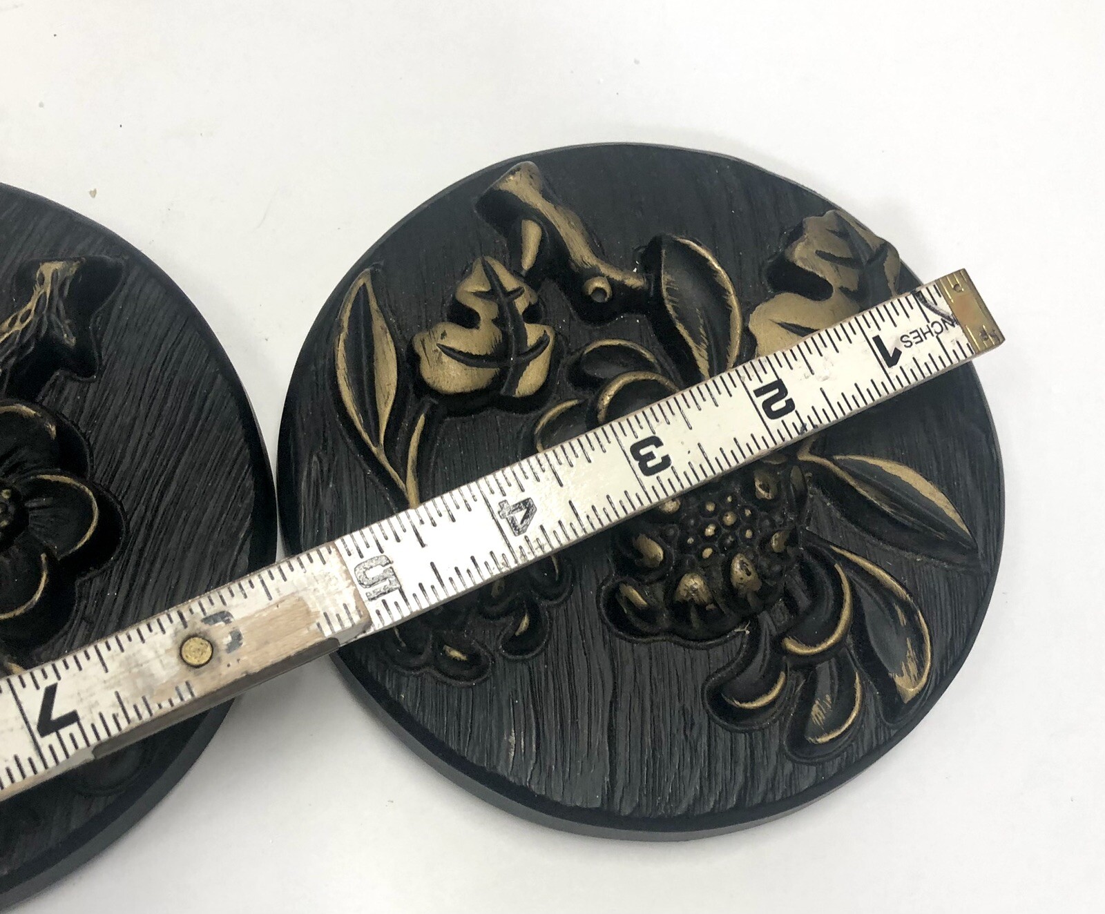 Black Gold Chalk Ware Round Wall Plaques Set Of 2 Flowers Berries Leaf Retro MCM