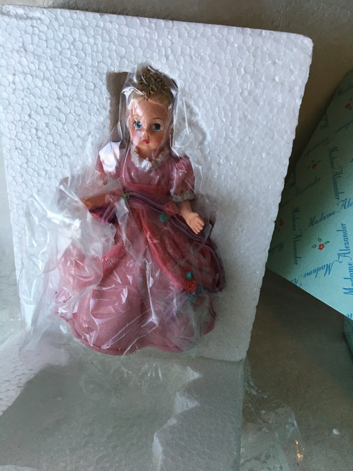Madame Alexander “Cinderella” Resin Figurine – MIB 1999 w COA