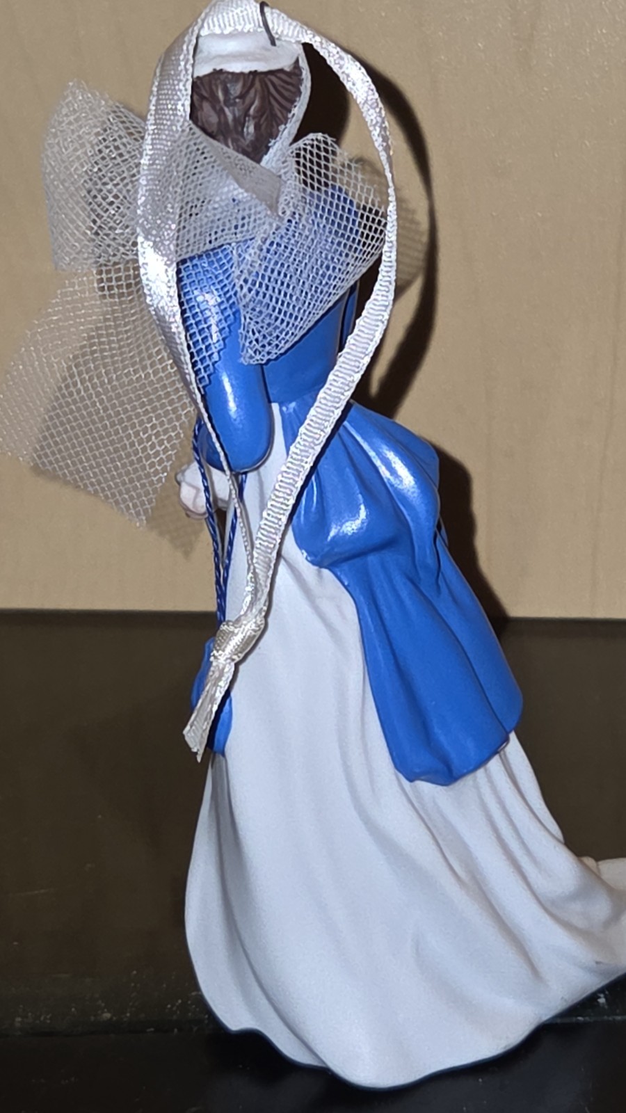 2003 Scarlett O’Hara Blue & White Outfit W/ Veil & Parasol Intricate Ornament…