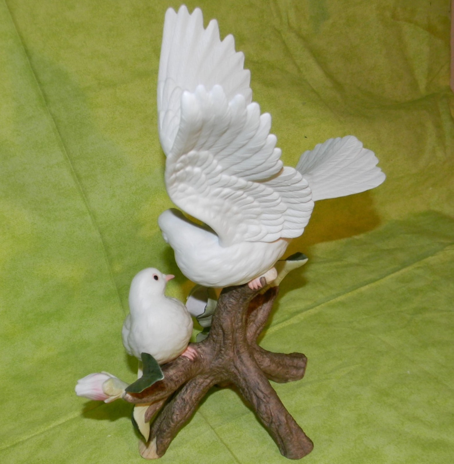 HOMCO 1999 Classic Porcelain Magnolia Delight Doves Bird Figurine
