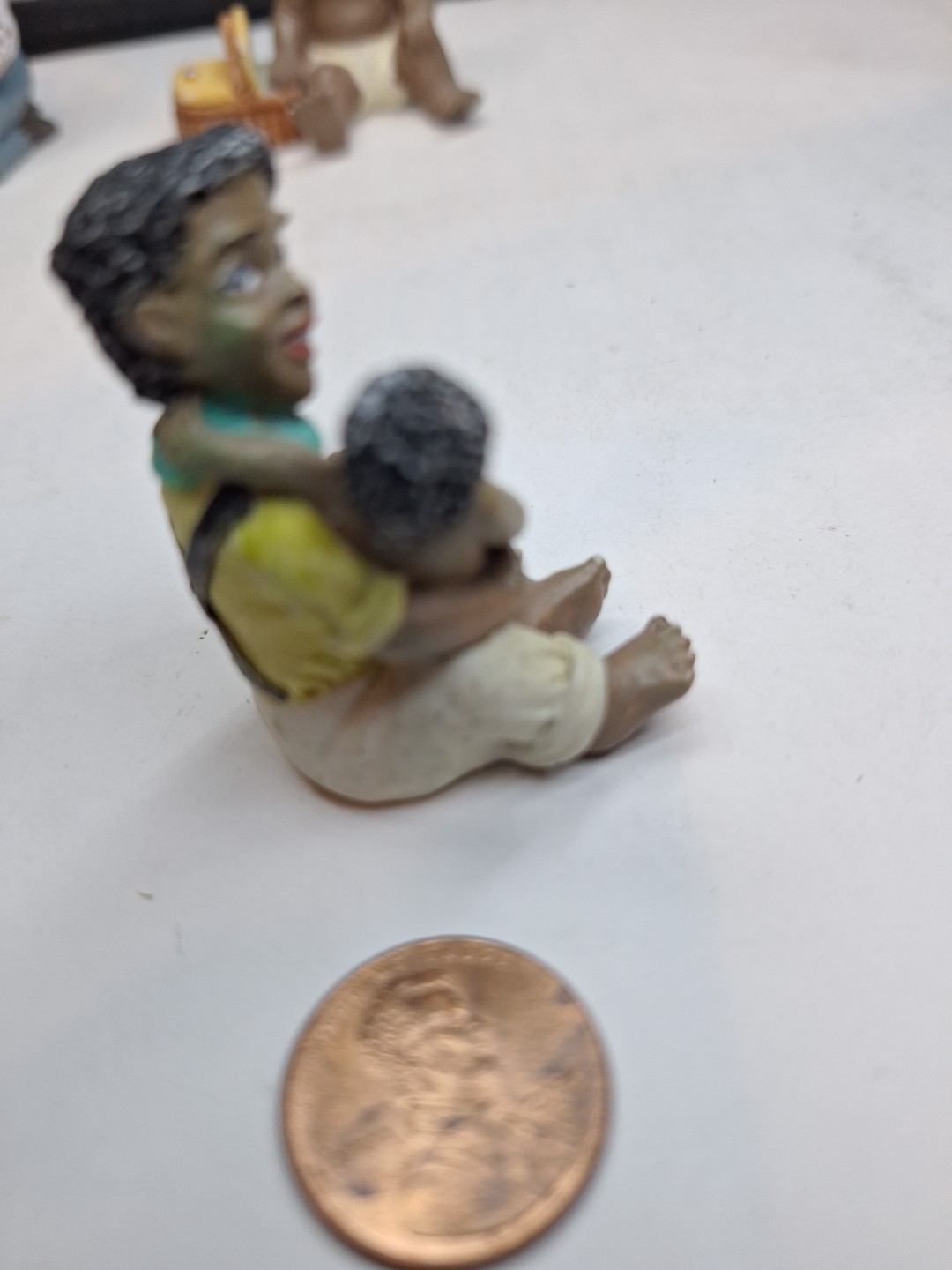Vintage Young’s Father Holding His Infant African American Resin Figure Dv166