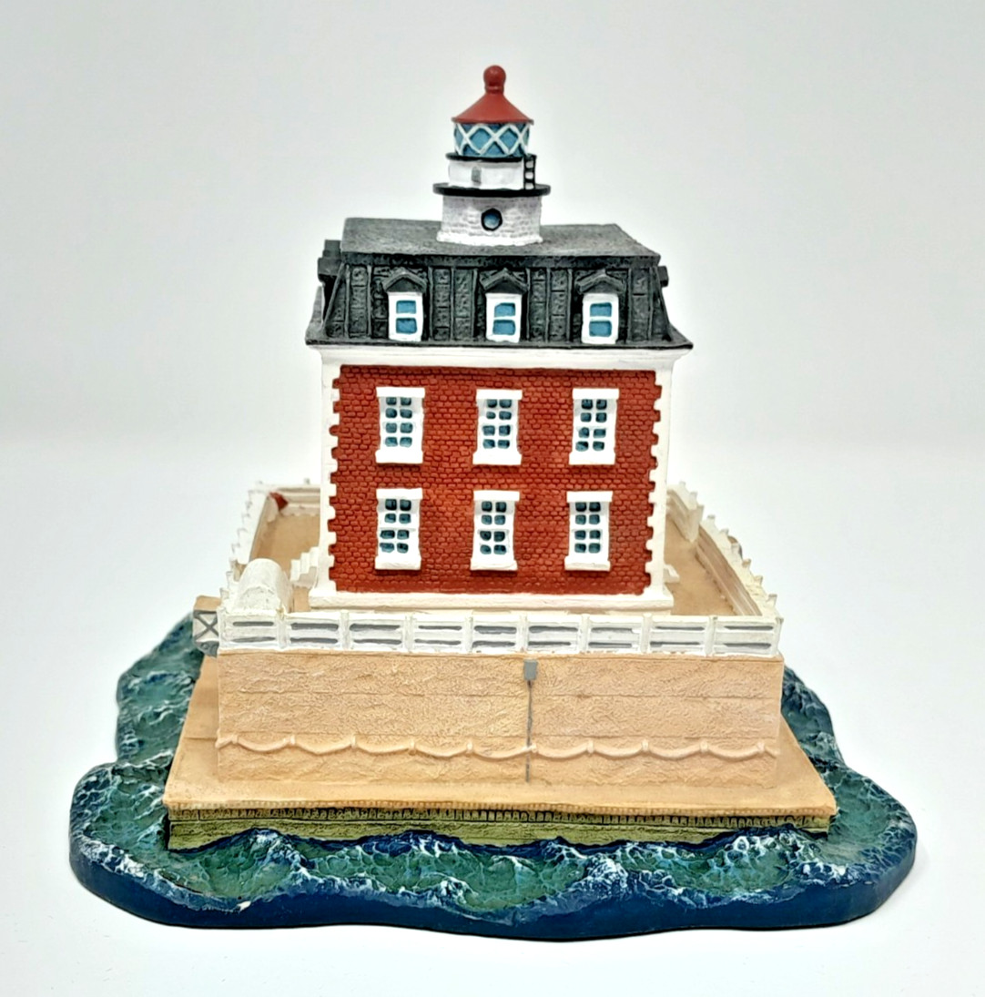 DANBURY MINT HISTORIC AMERICAN LIGHTHOUSES NEW LONDON LEDGE LIGHTHOUSE, CONN