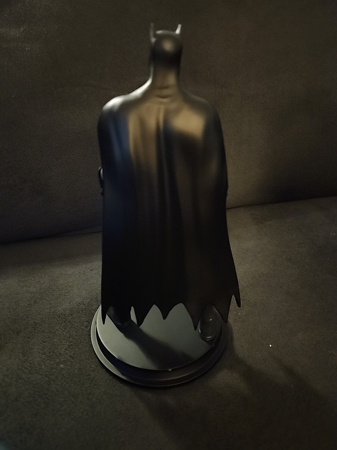 DC BATMAN REBIRTH GAMESTOP EXCLUSIVE STATUE WITH BOX And Limited Edition #671!