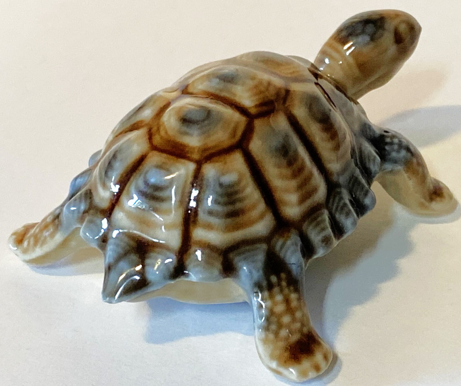 Wade Porcelain Turtle Made in England 3″ x 2″ x 1.25″ Brown & Blue