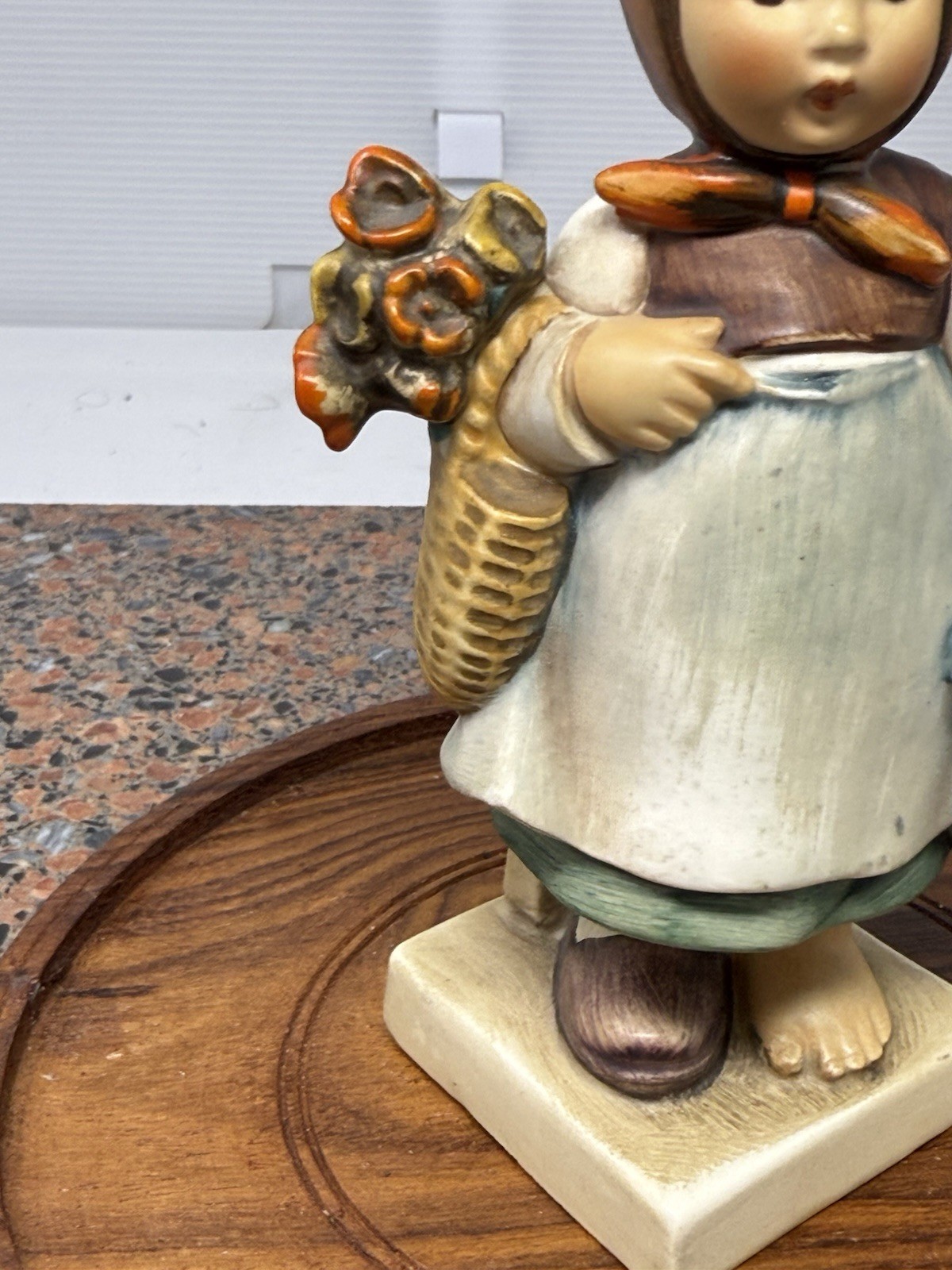 Rare Hummel Figurine Weary wanderer 204 Goebel Germany 1950 1959 TMK 3