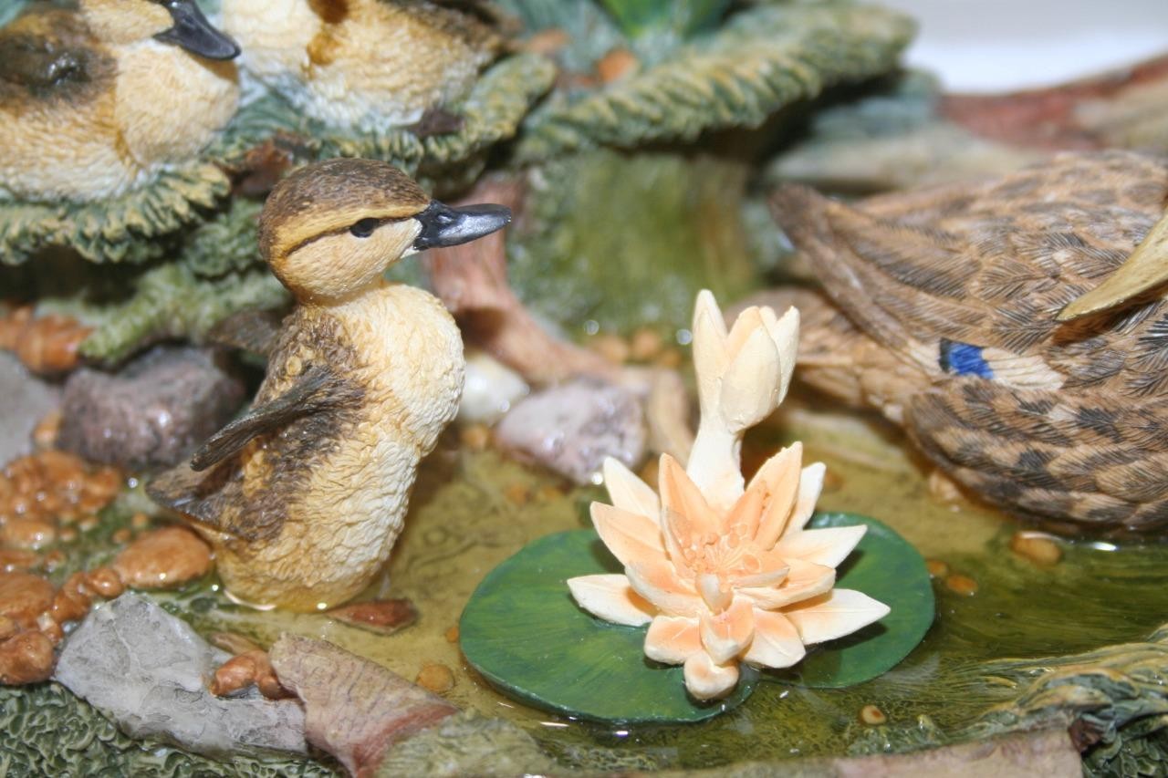 2001 Lenox Watchful Gaze Mallard Duck Family Around Pond NIB COA Hand Painted