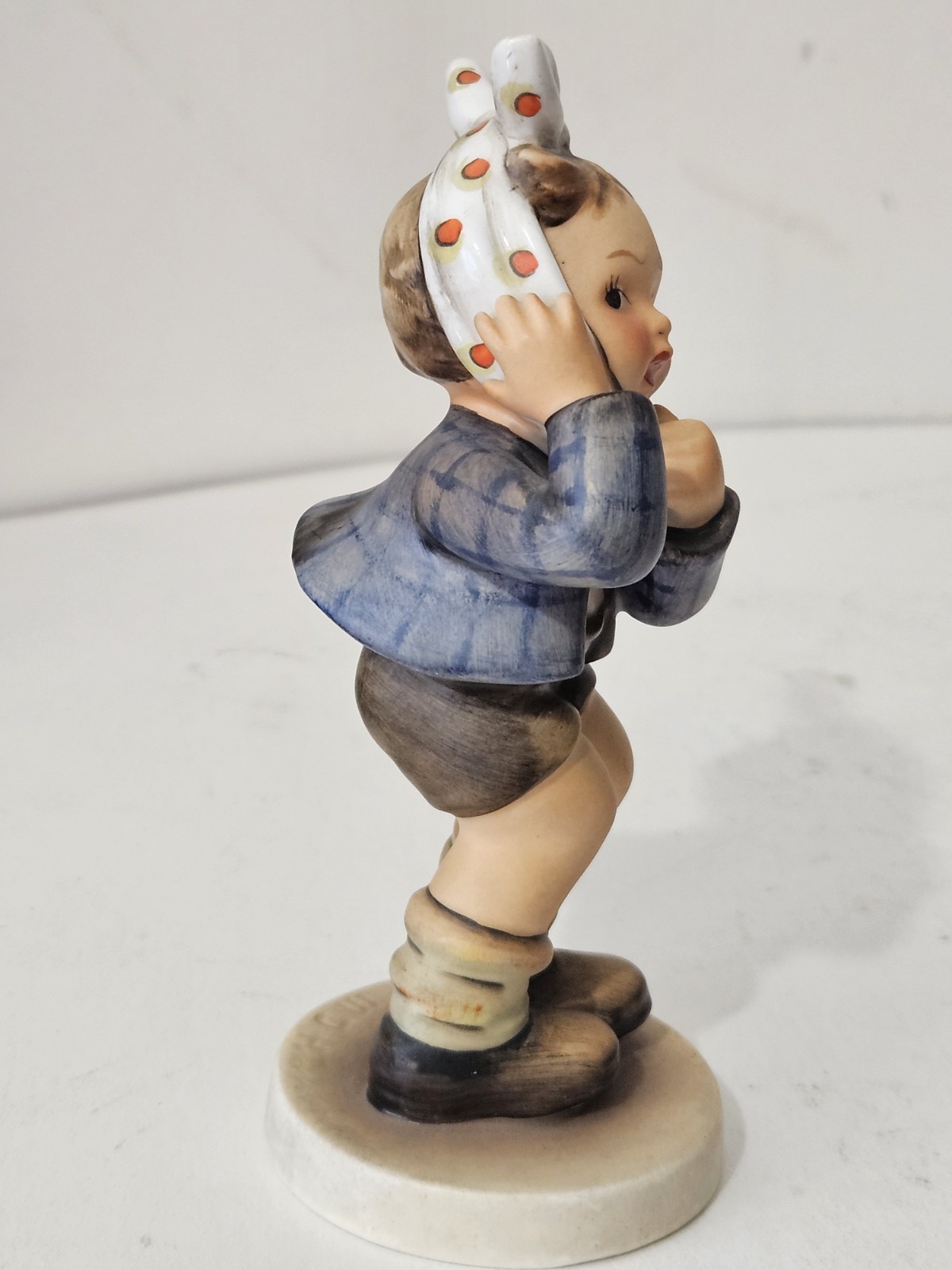 Rare Hummel Goebel Boy With Toothache 217 Figurine TMK2 Full Bee – 1950 1959