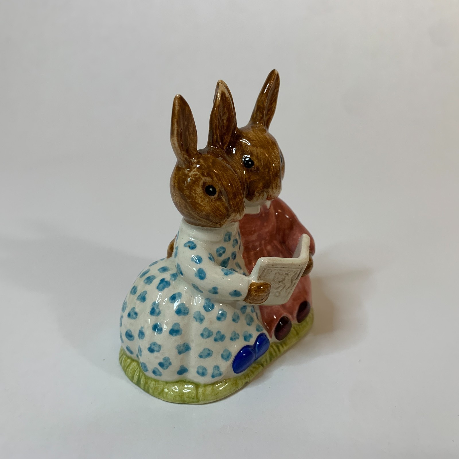 BEATRIX POTTER Royal Albert England BUNNYKINS STORYTIME” Porcelain Figurine 1974