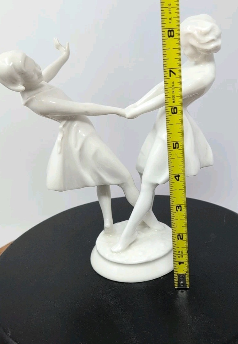 Hutschenreuther Selb DANCING GIRLS FIGURINE Kunstabteilung 1177/w Porcelain Mint