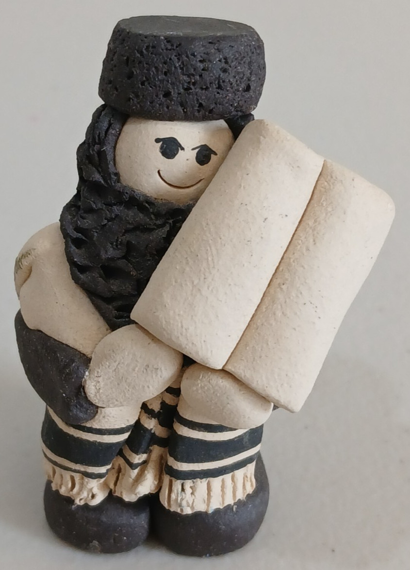 Signed Lorna Sakalovsky Rabbi Clay Judaica Figurine 2.6″ Tall Vintage