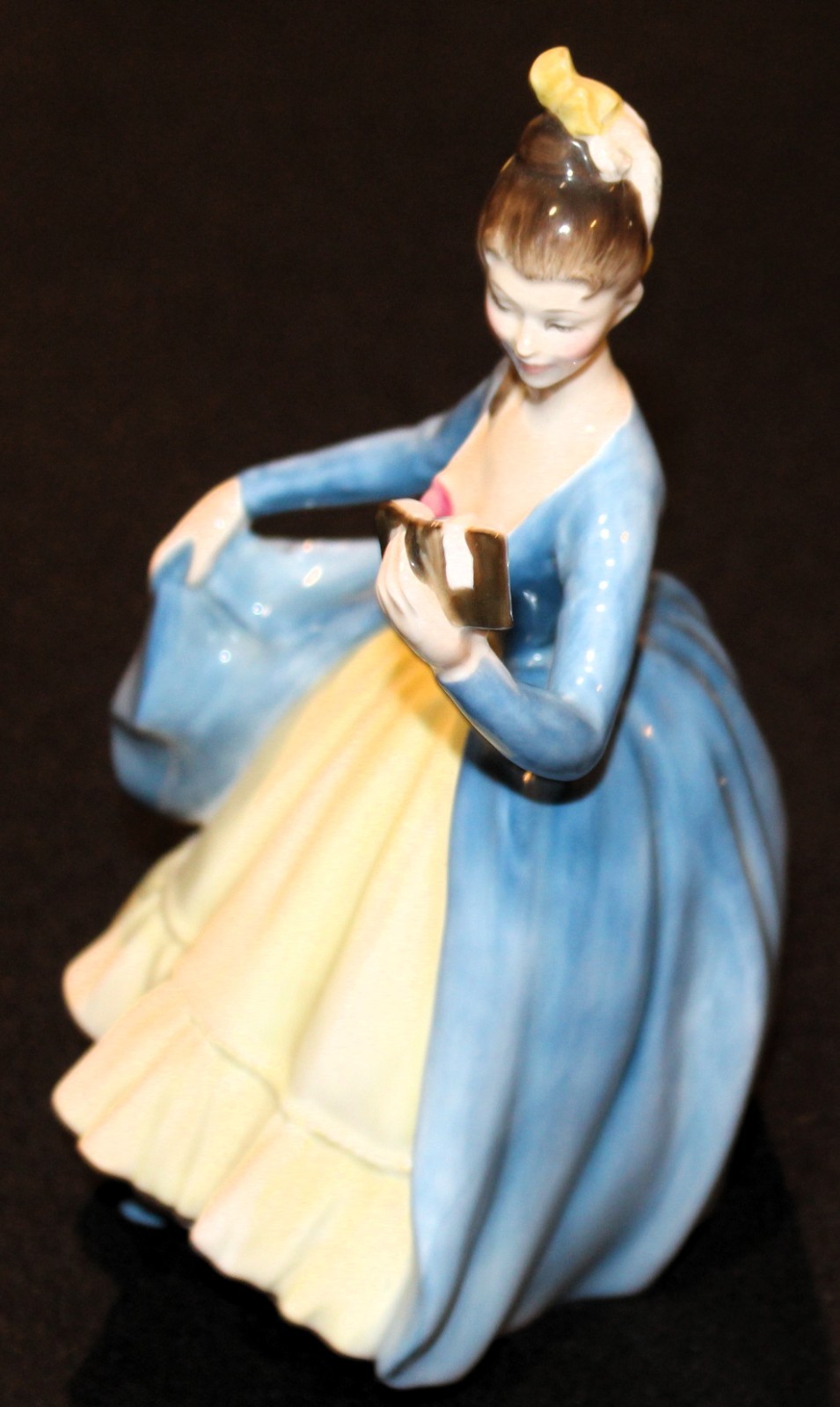 Royal Doulton Leading Lady HN2269 Figurine