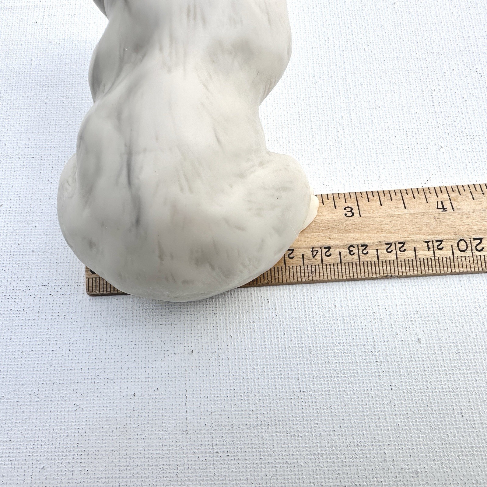 Faux Marble Resin Polar Bear, Off-White/ Gray Carved Marbled Stone Look EUC