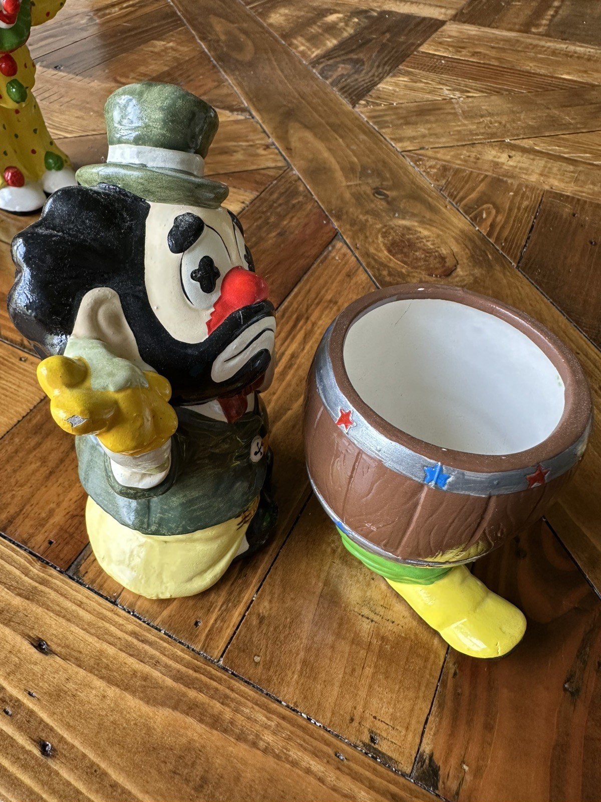 Vintage 8 piece Brinn’s Enesco Penco Clown Lot w/ bank, planter, figurines VGUC