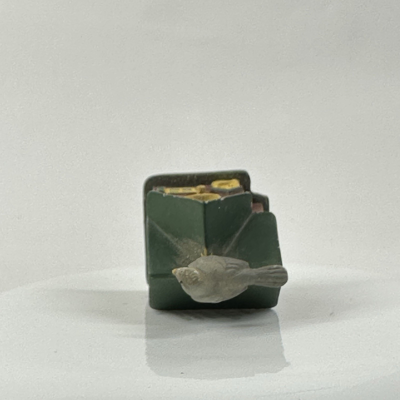 Lenox Garden Thimble Birdhouses Mini Bird on house miniature