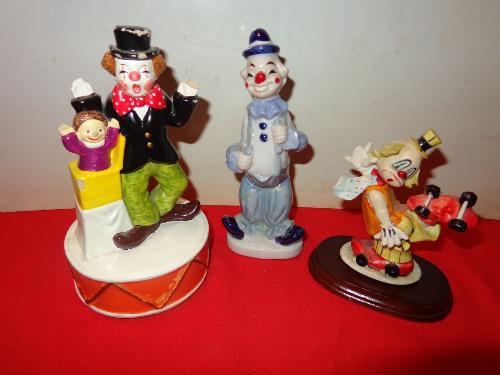 3 VINTAGE HAPPY CLOWN FIGURINE HAND PAINTED CERAMIC ONE HAS WIND UP MUSIC # 694