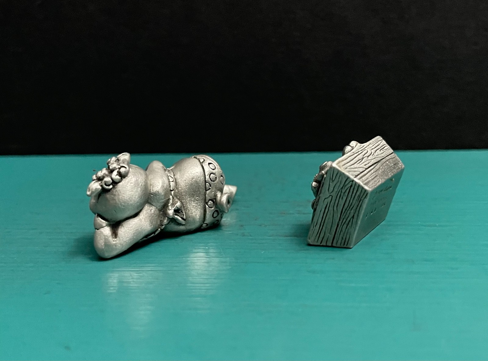 Hudson Pewter Pig Miss Piggy Piglet Crib Polka Dot Bikini Beach Animal Figurine