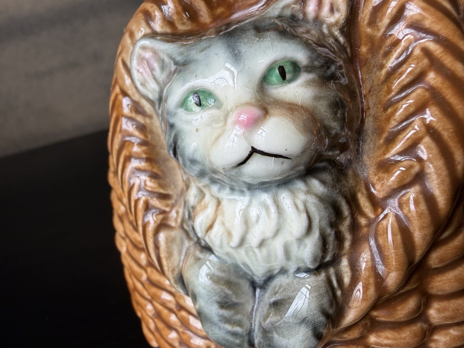 Vintage Goebel Kitten Bank/“Cat In Basket” 1974 West Germany with Key