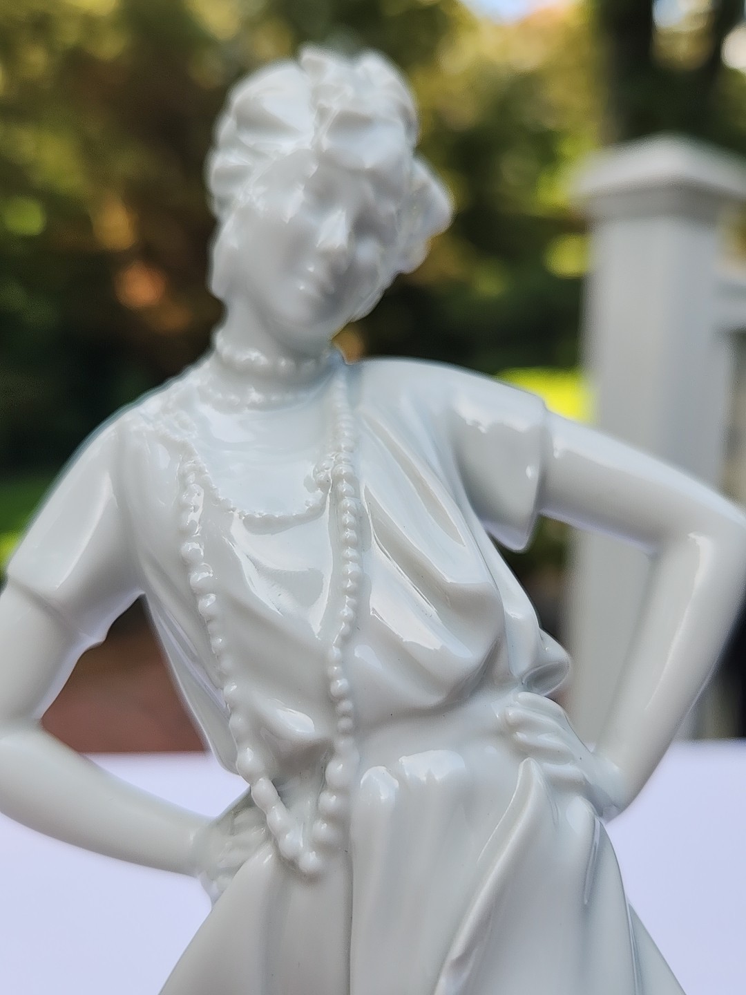 Vintage Augarten Wien Porcelain Lady Figure Figurine Porzellan Figur Vienna Read