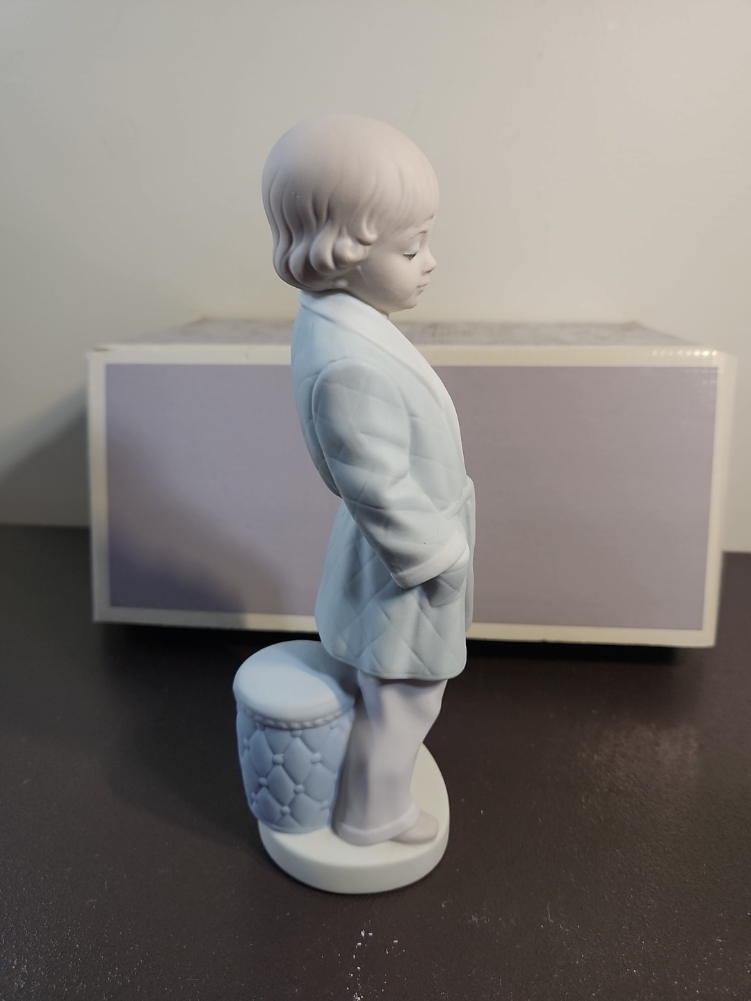 LLADRO FIGURE BOY w/ SMOKING JACKET by Francisco Catalá #4900 retired 4900