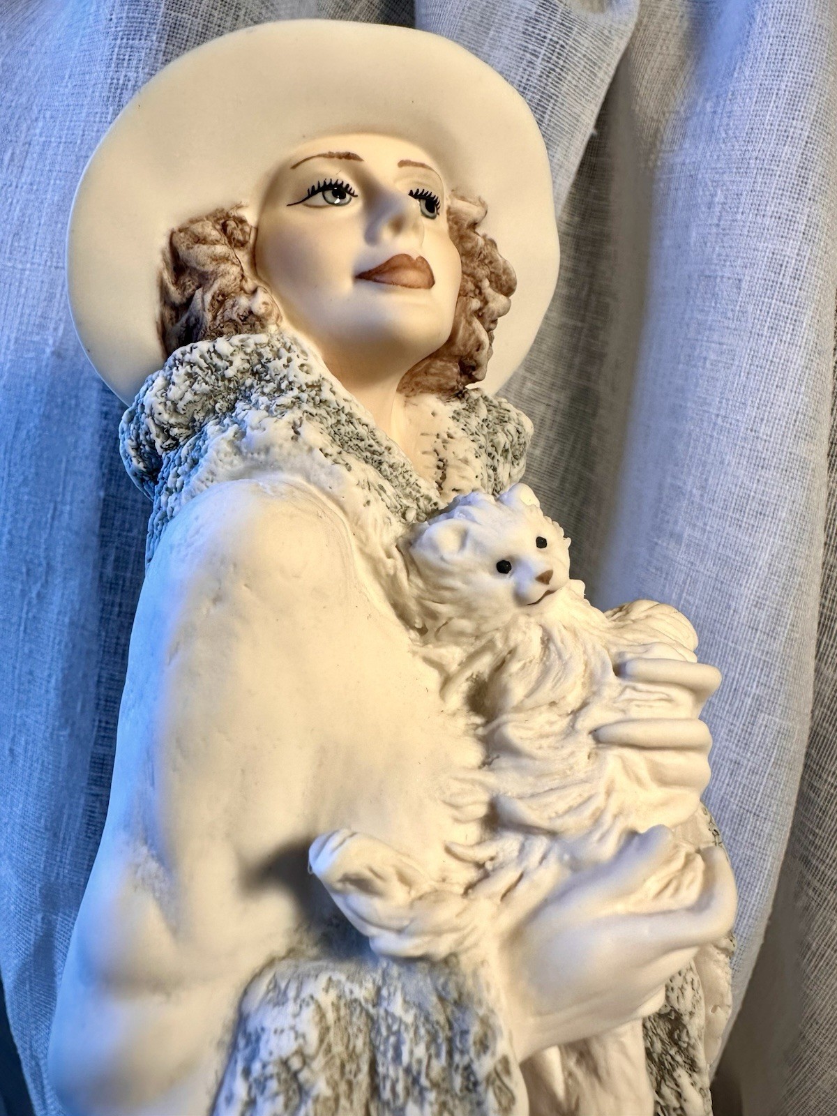 Giuseppe Armani Capodimonte Holly Figurine 0191F Sculpture Florence Italy Statue