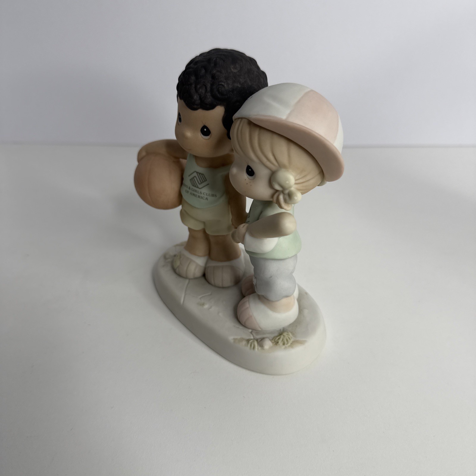 Precious Moments “Shoot For the Stars” Figurine 521701 w/ Box Boys & Girls Club