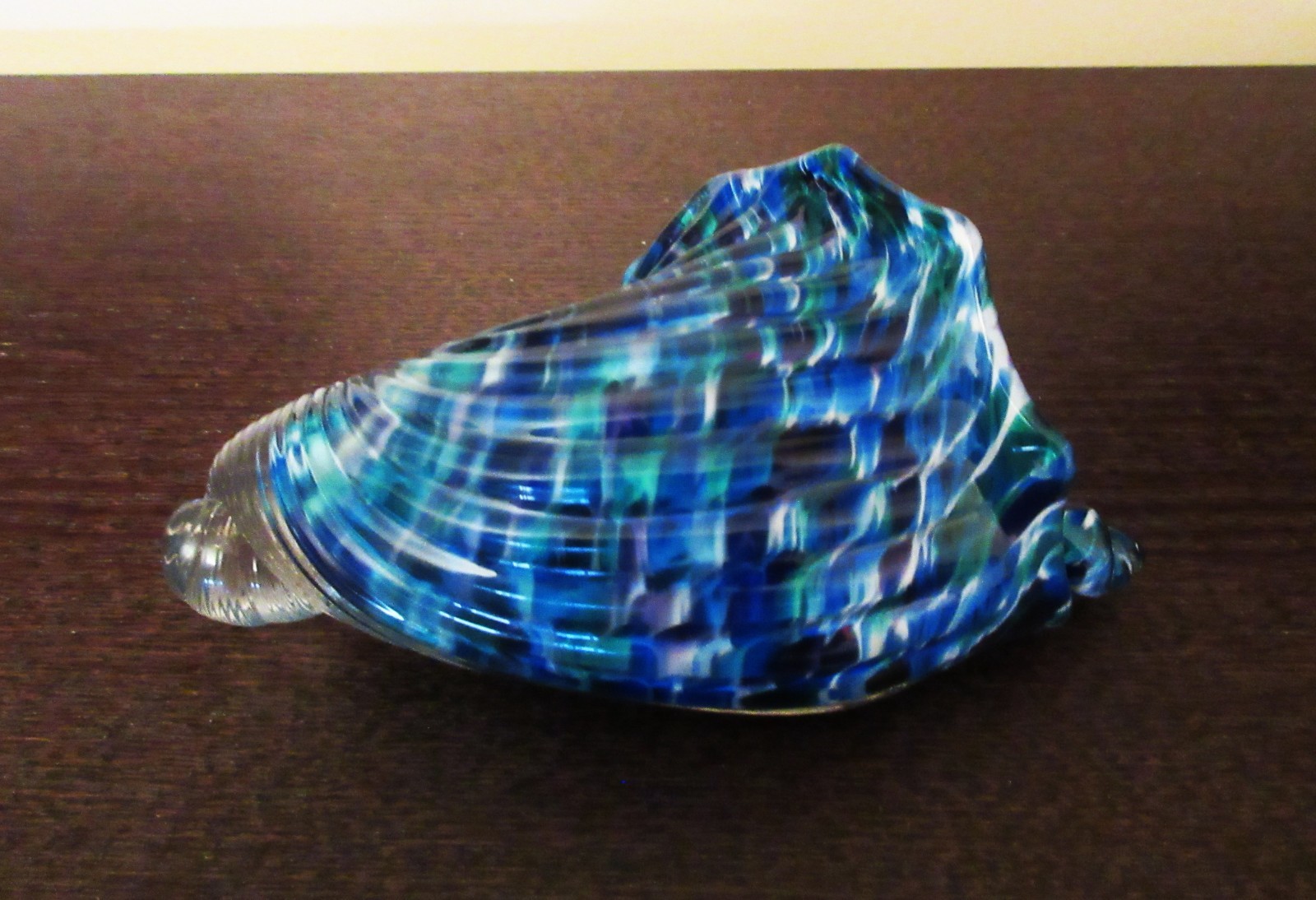 Hand Blown Art Glass Seashell Sculpture Blue Green 5.5″ BEAUTIFUL COLORS DESIGN