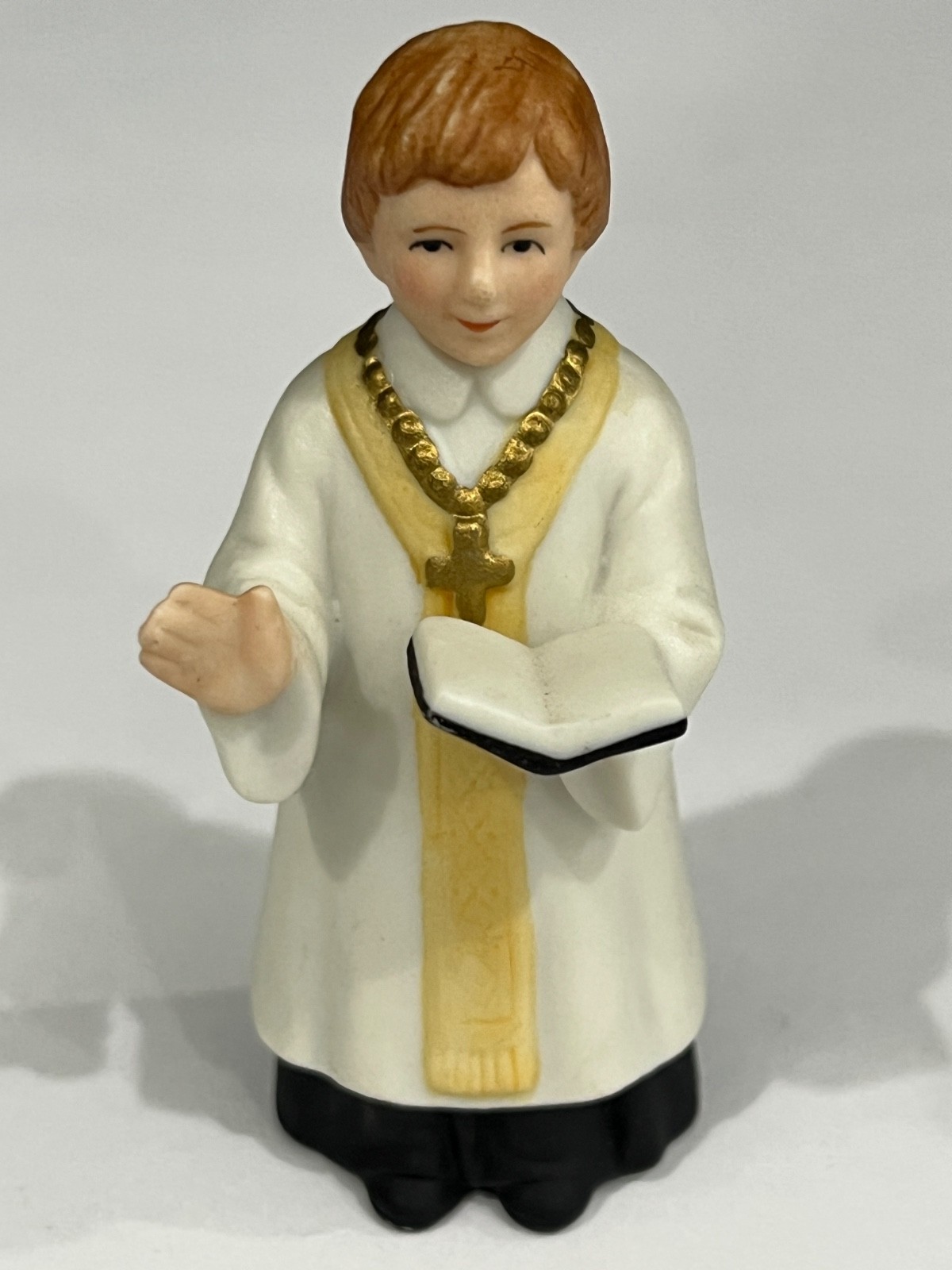 5 PERFECT LEFTON COLONIAL VILLAGE FIGURES REVEREND NUN PRIEST POSTMAN DOG HOUSE