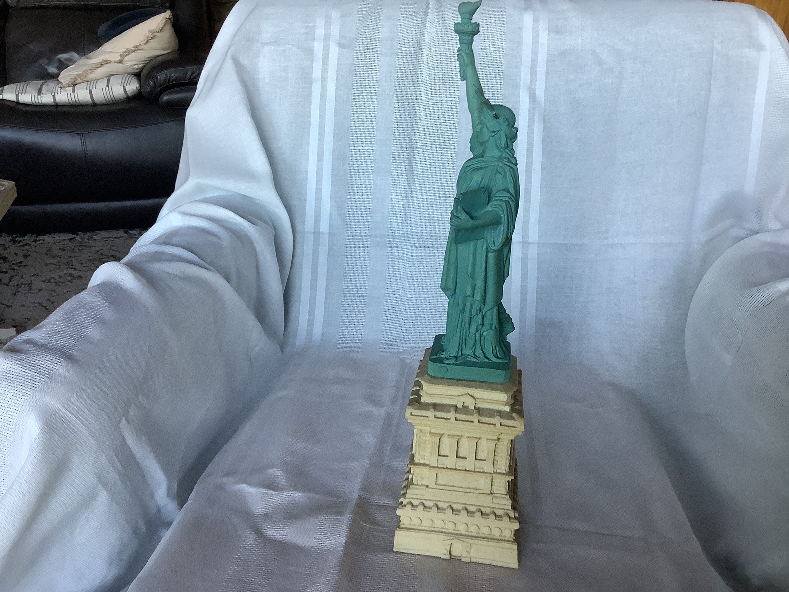 Alva-Barrett Colea Inc Statue of Liberty Resin Figurine Green Beige 1982